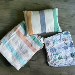 Pottery Barn Kids Colby animal crib set